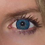 Be cool v detailu na původní barvě očí modré