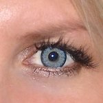 Glamour aqua v detailu na původní barvě očí modré